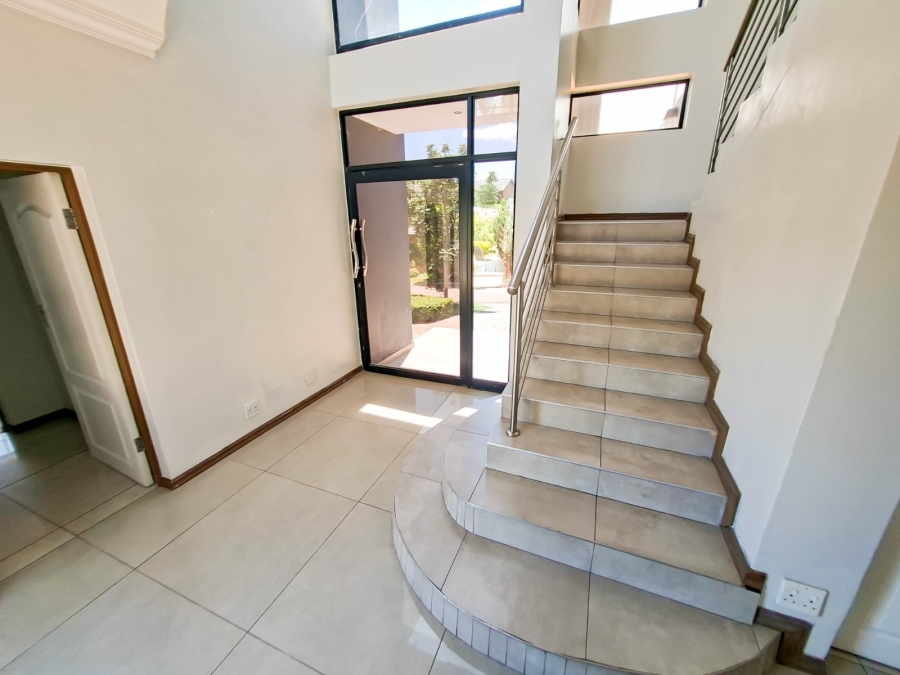 To Let 5 Bedroom Property for Rent in Eldo Ridge Estate Gauteng