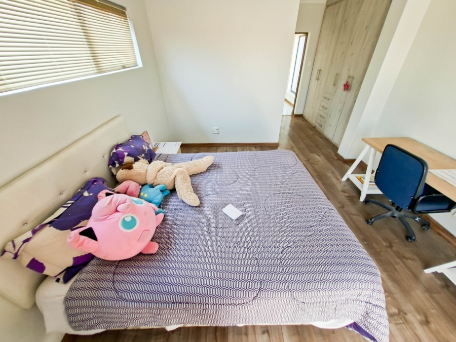 To Let 5 Bedroom Property for Rent in Eldo Ridge Estate Gauteng