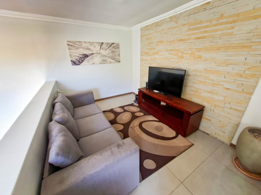 To Let 5 Bedroom Property for Rent in Eldo Ridge Estate Gauteng