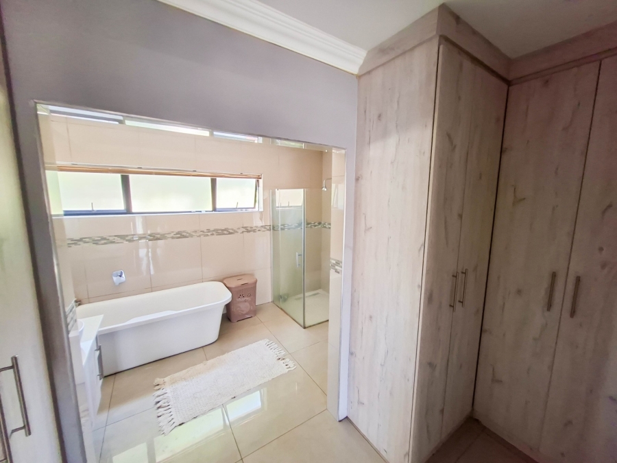 To Let 5 Bedroom Property for Rent in Eldo Ridge Estate Gauteng