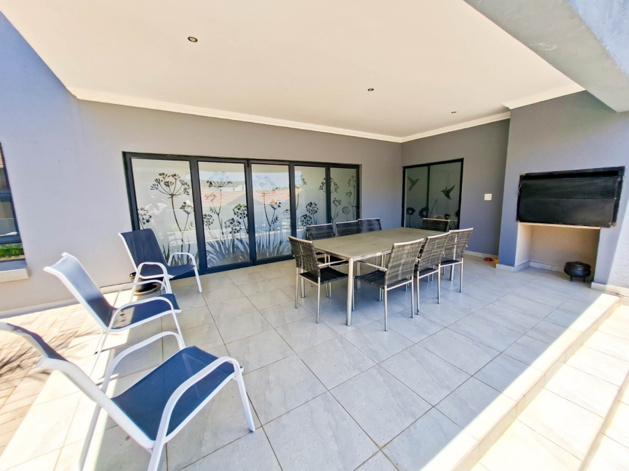 To Let 5 Bedroom Property for Rent in Eldo Ridge Estate Gauteng