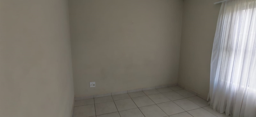 To Let 2 Bedroom Property for Rent in Norton Home Estate AH Gauteng