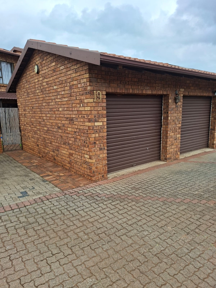 3 Bedroom Property for Sale in Klopperpark Gauteng