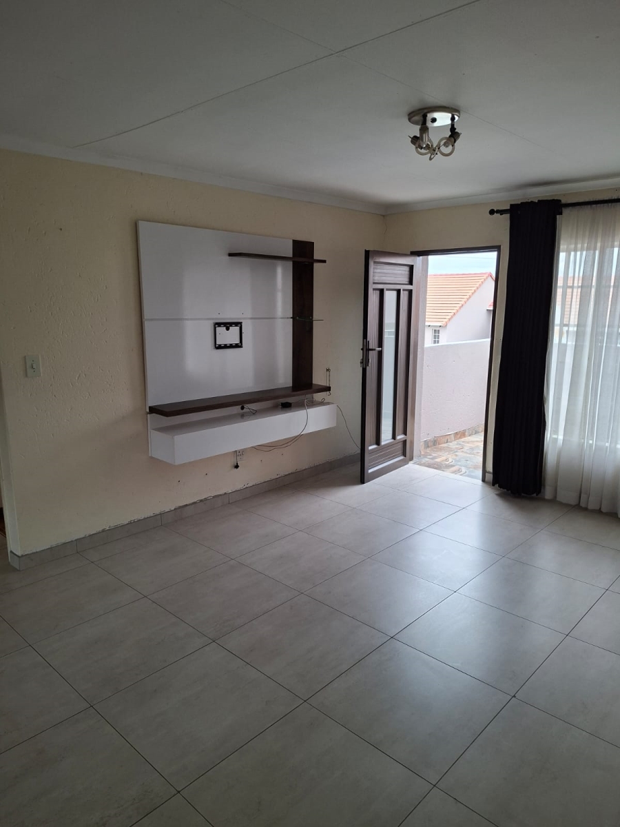 To Let 2 Bedroom Property for Rent in Eden Glen Gauteng