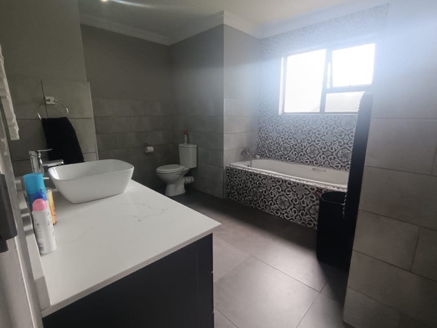 4 Bedroom Property for Sale in Rynfield Gauteng