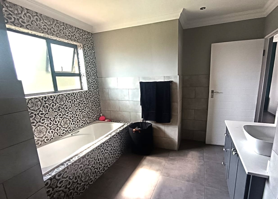 4 Bedroom Property for Sale in Rynfield Gauteng