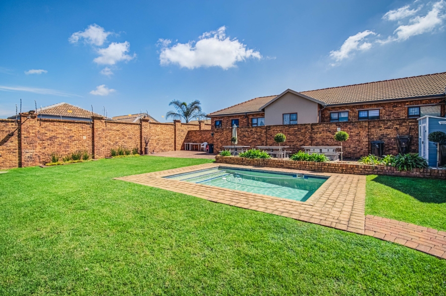 3 Bedroom Property for Sale in Bartlett Gauteng