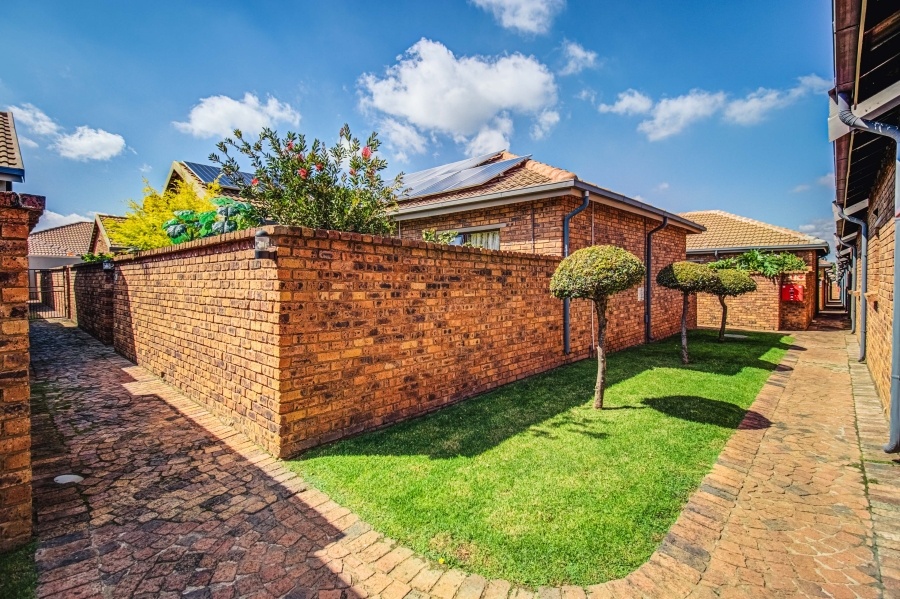 3 Bedroom Property for Sale in Bartlett Gauteng