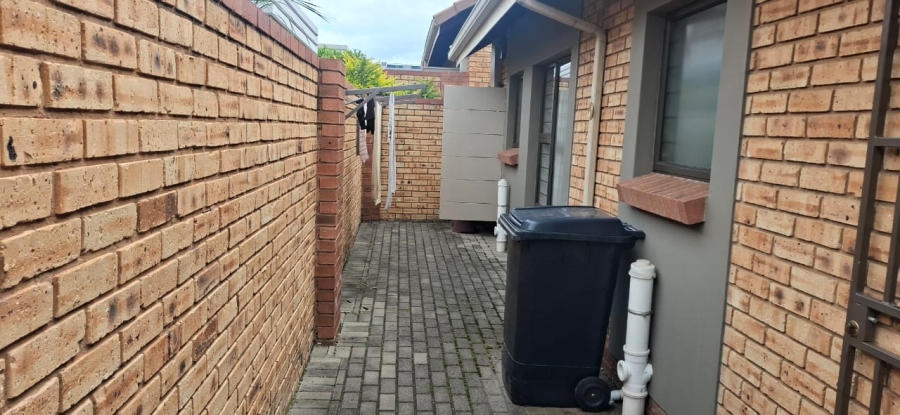 3 Bedroom Property for Sale in Brentwood Park AH Gauteng