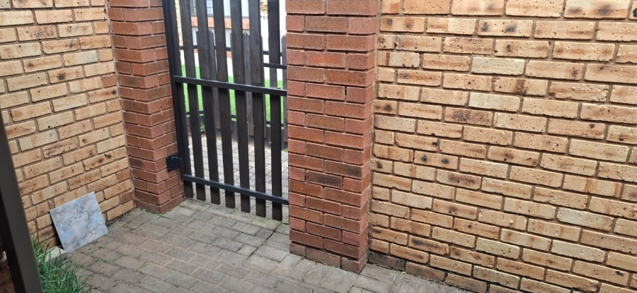 3 Bedroom Property for Sale in Brentwood Park AH Gauteng