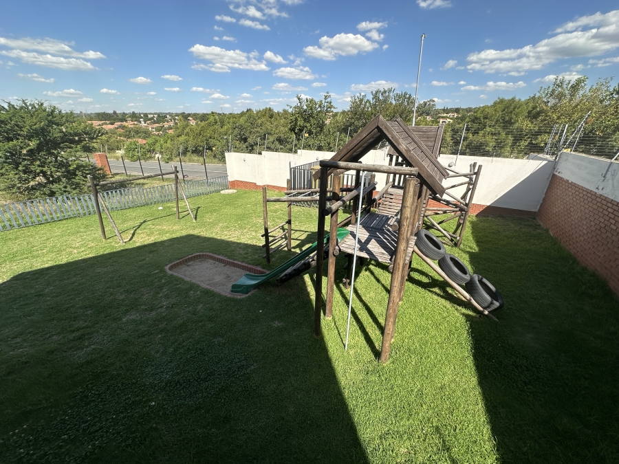 2 Bedroom Property for Sale in Noordhang Gauteng