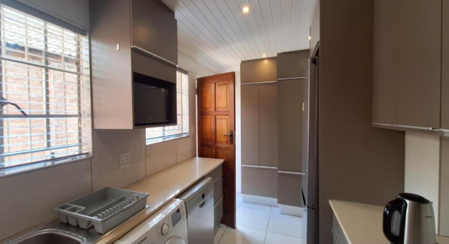 4 Bedroom Property for Sale in Glen Marais Gauteng