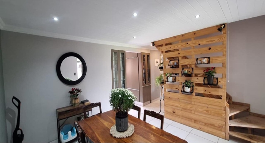 4 Bedroom Property for Sale in Glen Marais Gauteng