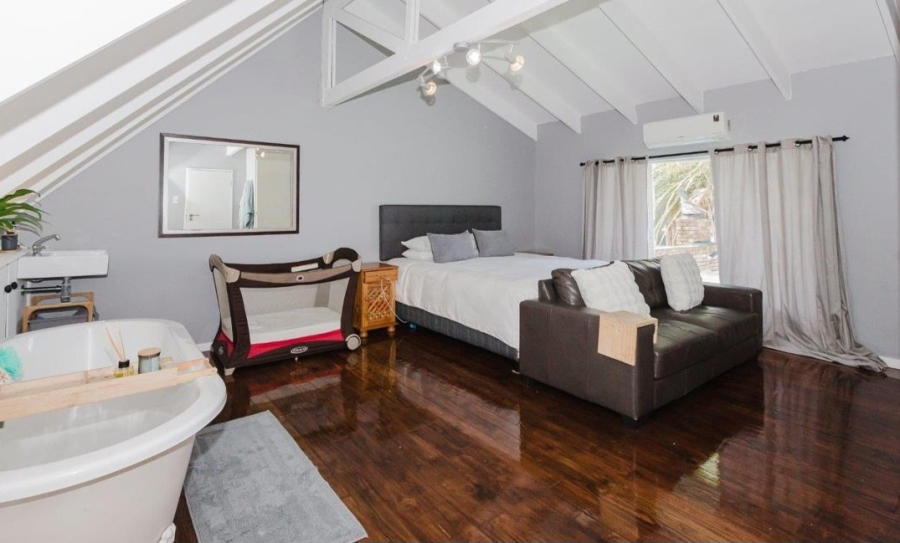 4 Bedroom Property for Sale in Glen Marais Gauteng