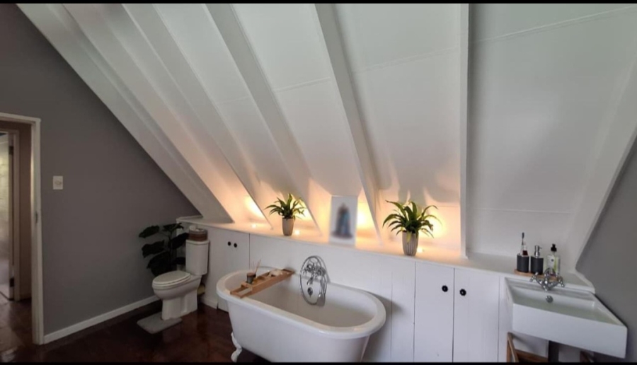 4 Bedroom Property for Sale in Glen Marais Gauteng