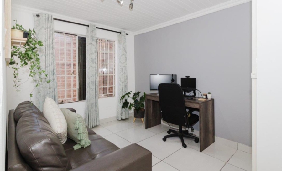 4 Bedroom Property for Sale in Glen Marais Gauteng