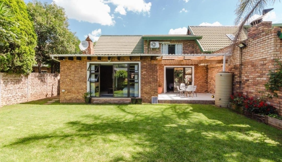 4 Bedroom Property for Sale in Glen Marais Gauteng