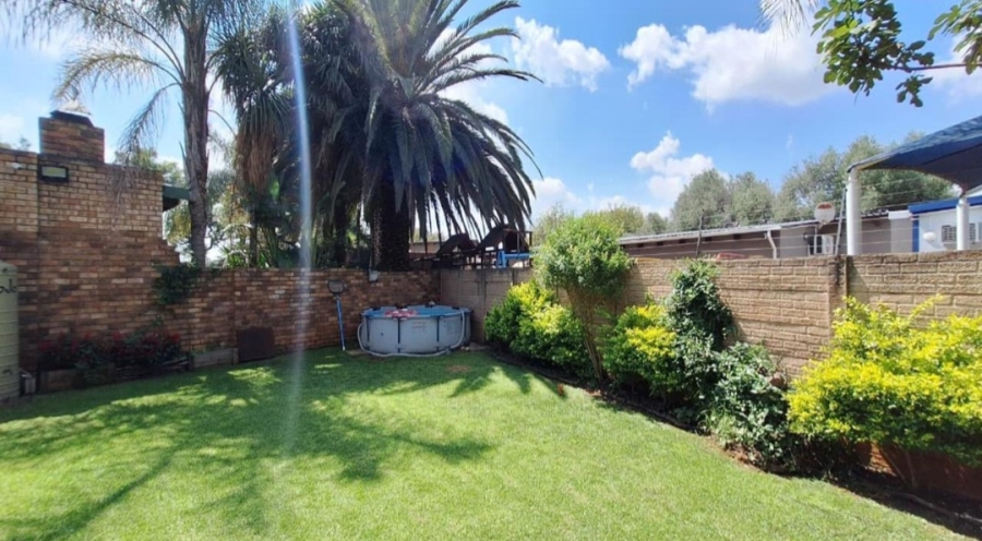 4 Bedroom Property for Sale in Glen Marais Gauteng
