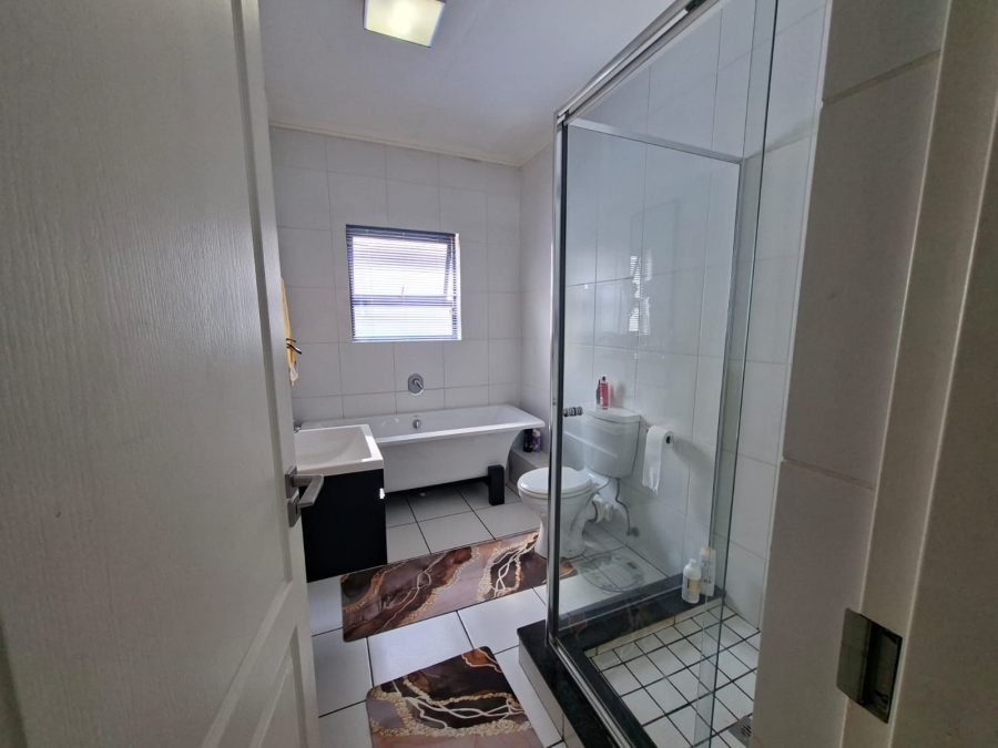 2 Bedroom Property for Sale in Modderfontein Gauteng