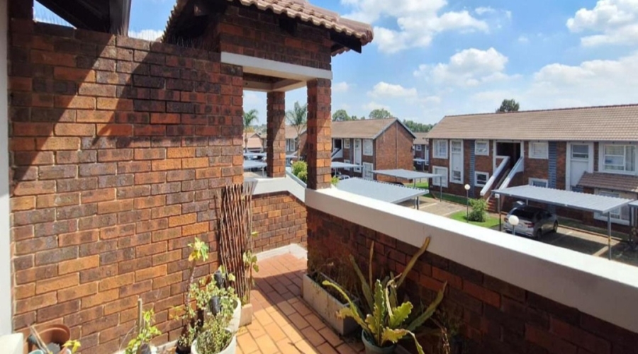 2 Bedroom Property for Sale in Glen Marais Gauteng