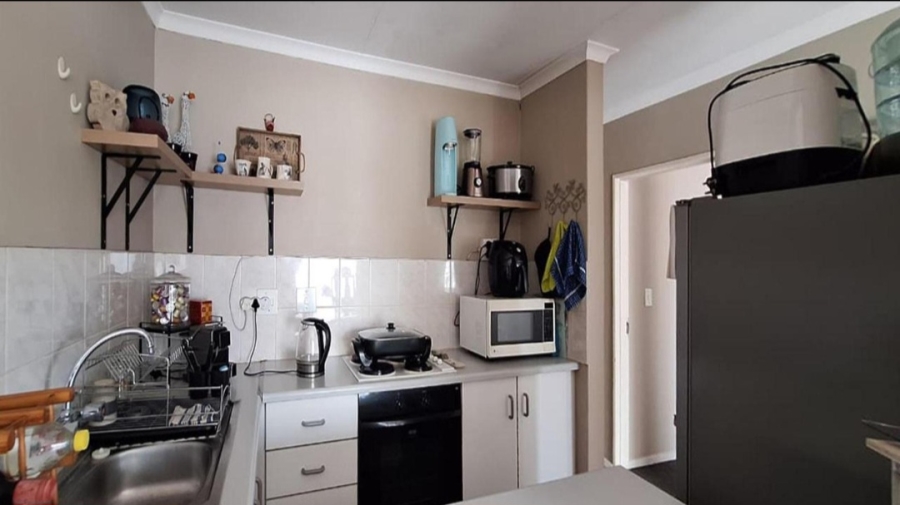 2 Bedroom Property for Sale in Glen Marais Gauteng