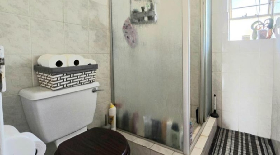 2 Bedroom Property for Sale in Glen Marais Gauteng