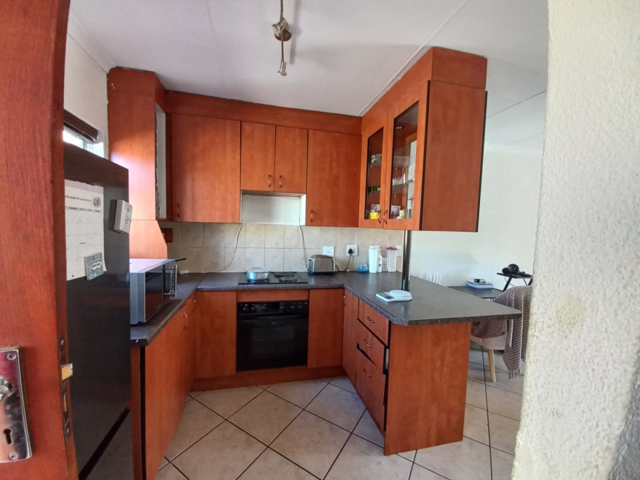 To Let 2 Bedroom Property for Rent in Halfway Gardens Gauteng