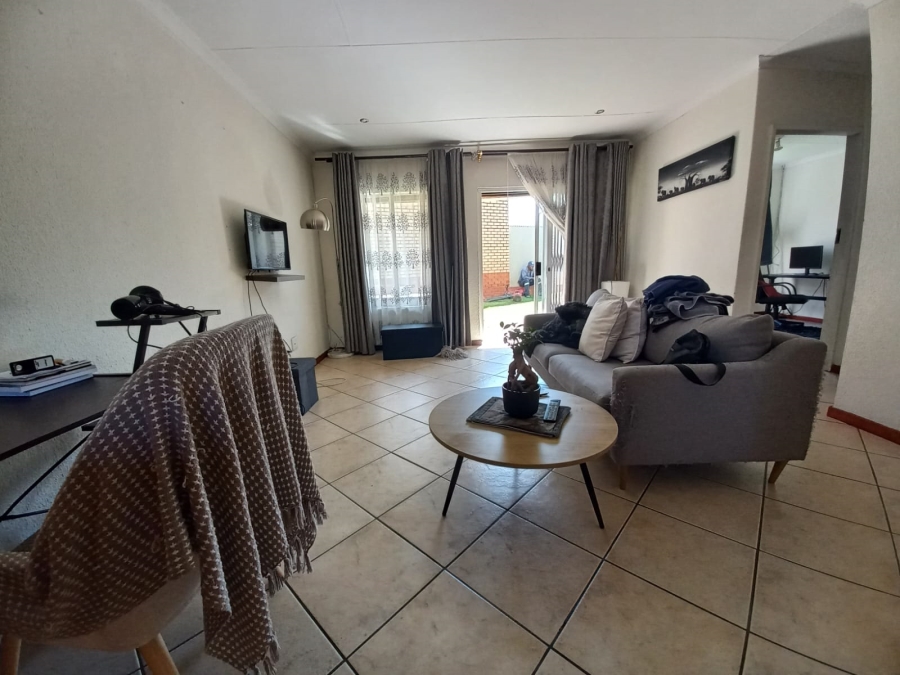 To Let 2 Bedroom Property for Rent in Halfway Gardens Gauteng