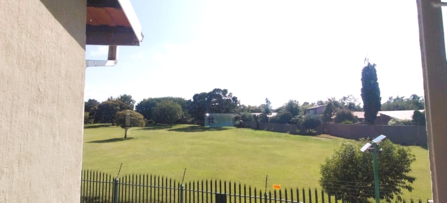 2 Bedroom Property for Sale in Farrarmere Gauteng