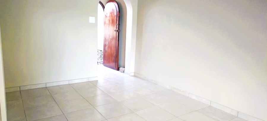 2 Bedroom Property for Sale in Farrarmere Gauteng