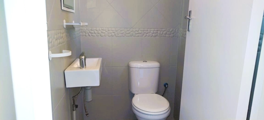 2 Bedroom Property for Sale in Farrarmere Gauteng