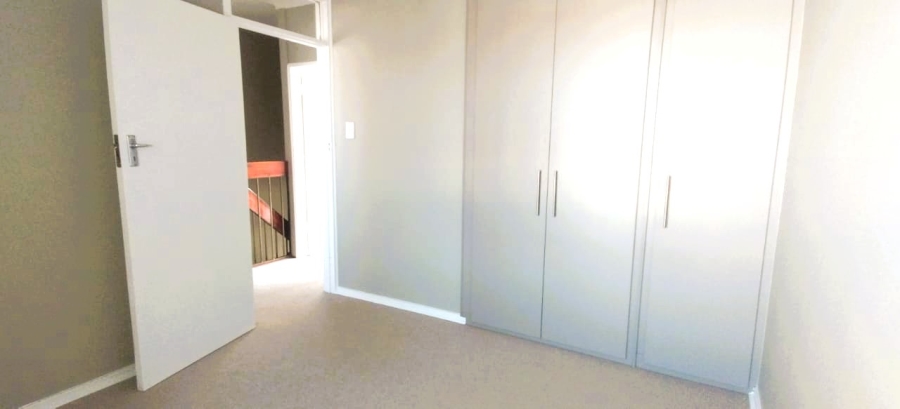 2 Bedroom Property for Sale in Farrarmere Gauteng