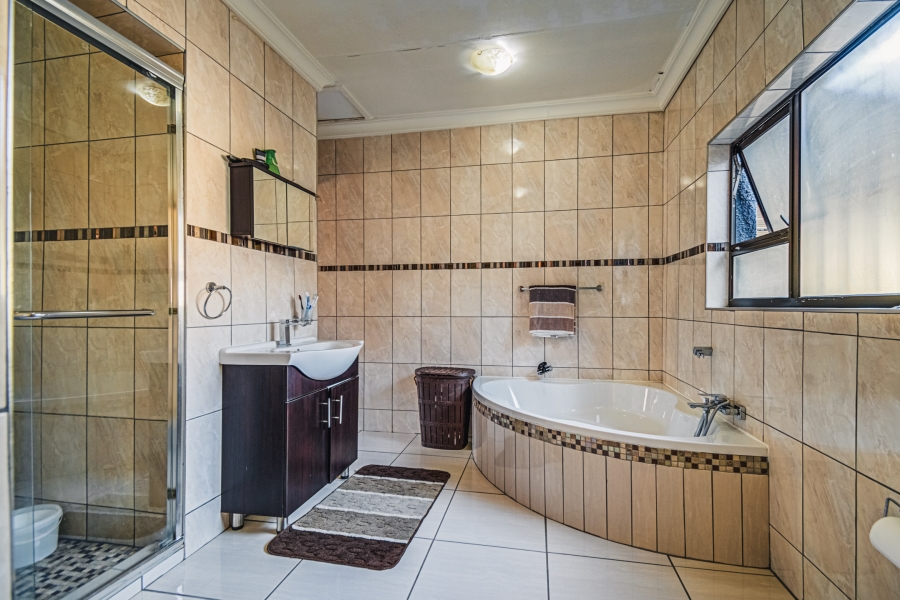 3 Bedroom Property for Sale in Primrose East Gauteng