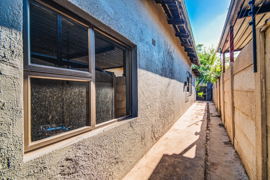 3 Bedroom Property for Sale in Primrose East Gauteng