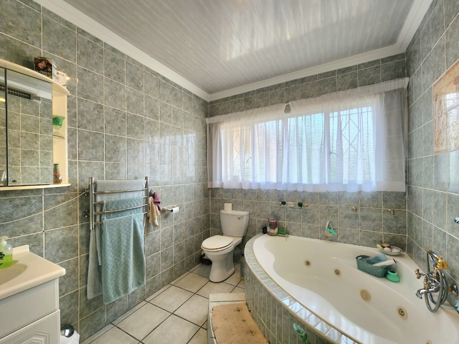 4 Bedroom Property for Sale in Winchester Hills Gauteng