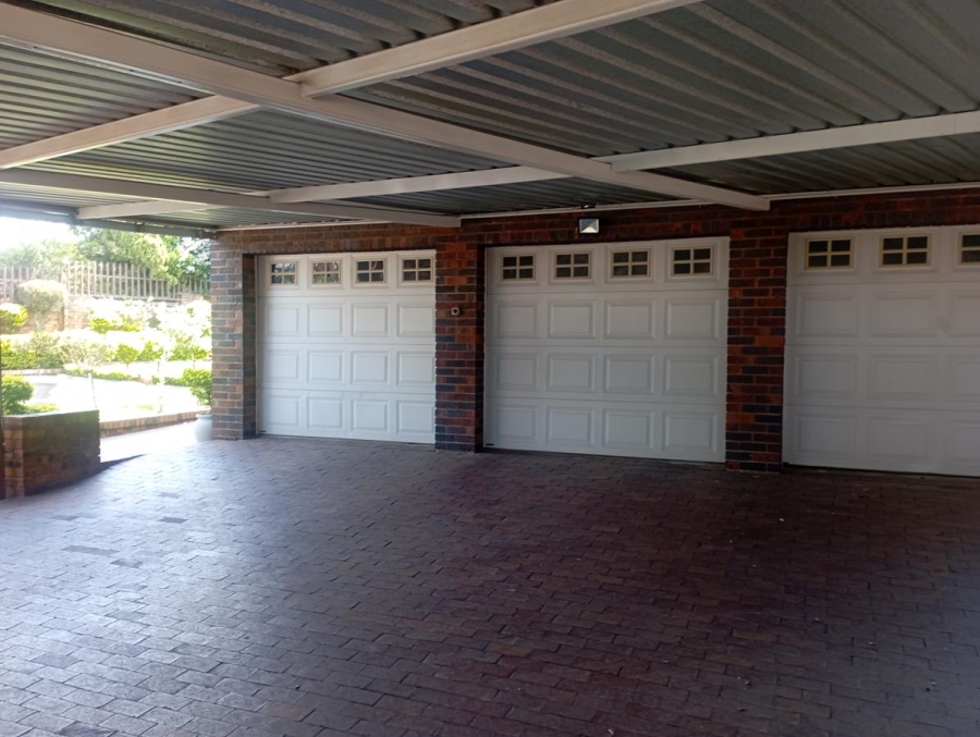 4 Bedroom Property for Sale in Winchester Hills Gauteng