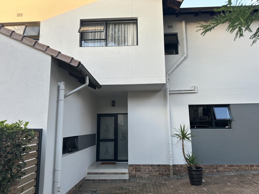 5 Bedroom Property for Sale in North Riding Gauteng