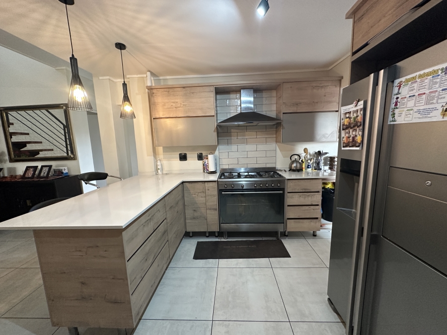 5 Bedroom Property for Sale in North Riding Gauteng