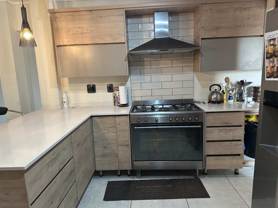 5 Bedroom Property for Sale in North Riding Gauteng