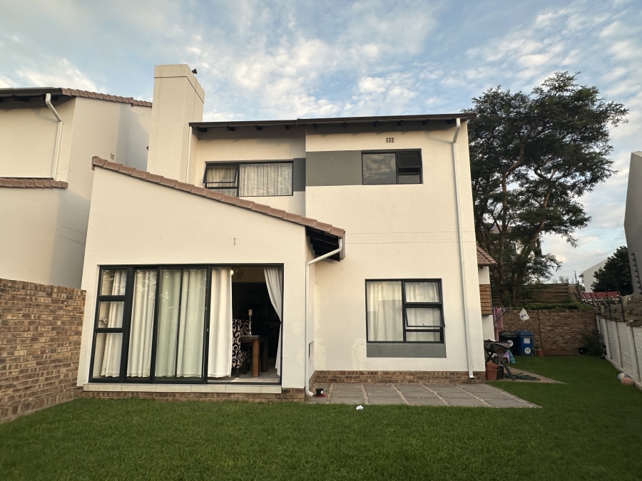 5 Bedroom Property for Sale in North Riding Gauteng