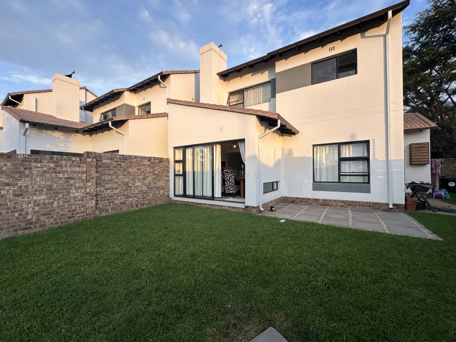 5 Bedroom Property for Sale in North Riding Gauteng