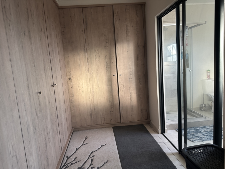 5 Bedroom Property for Sale in North Riding Gauteng