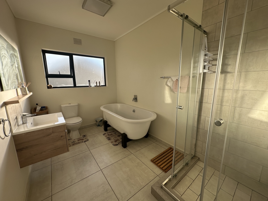 5 Bedroom Property for Sale in North Riding Gauteng