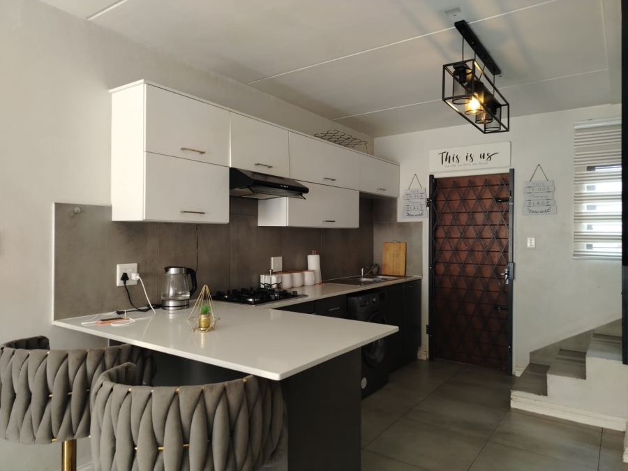 To Let 3 Bedroom Property for Rent in Denneoord Gauteng