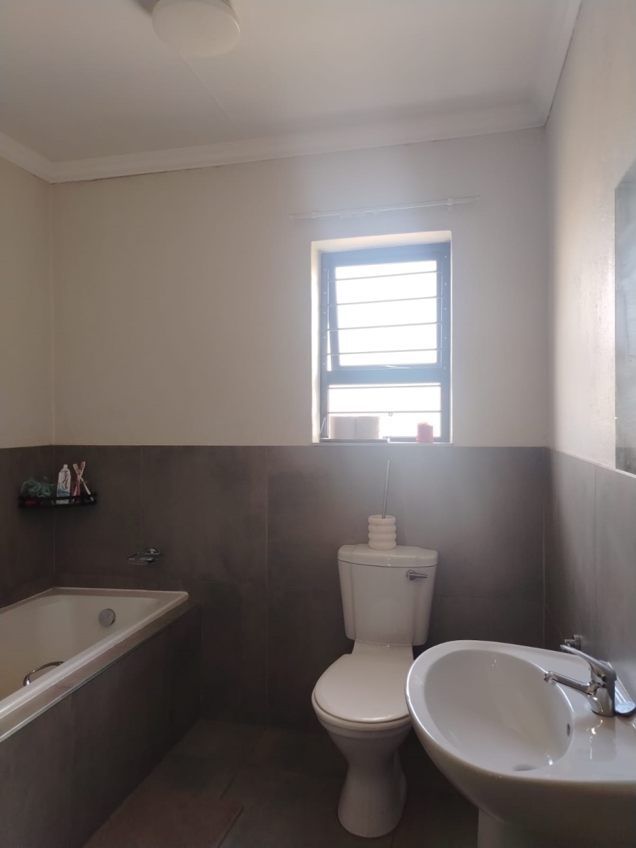 To Let 3 Bedroom Property for Rent in Denneoord Gauteng
