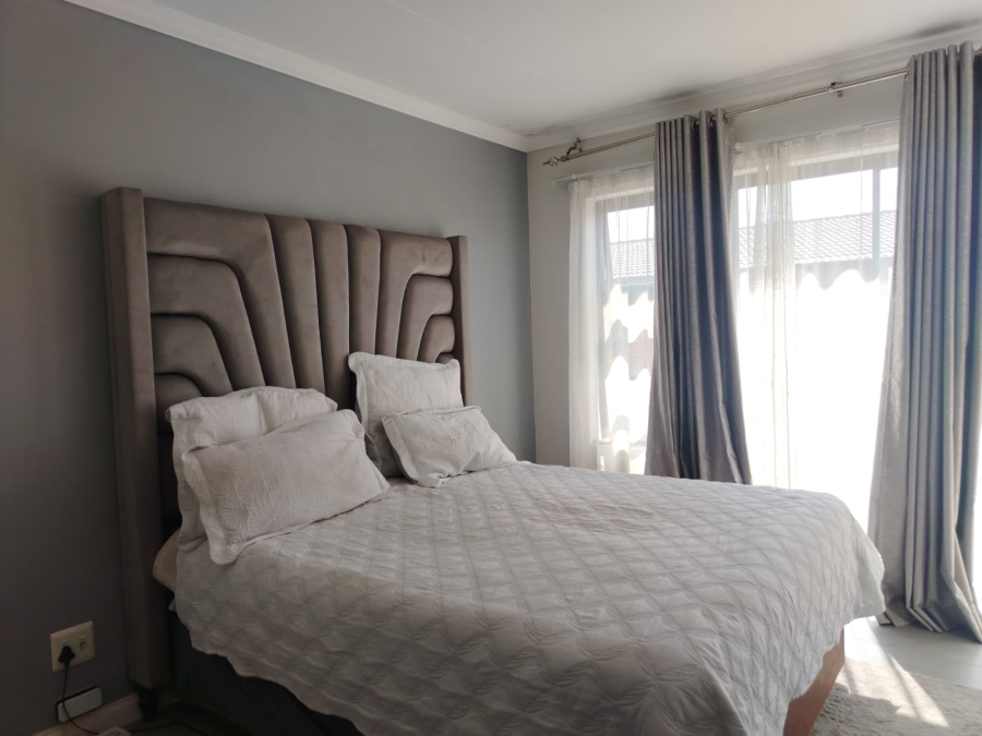 To Let 3 Bedroom Property for Rent in Denneoord Gauteng