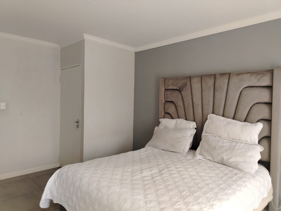 To Let 3 Bedroom Property for Rent in Denneoord Gauteng