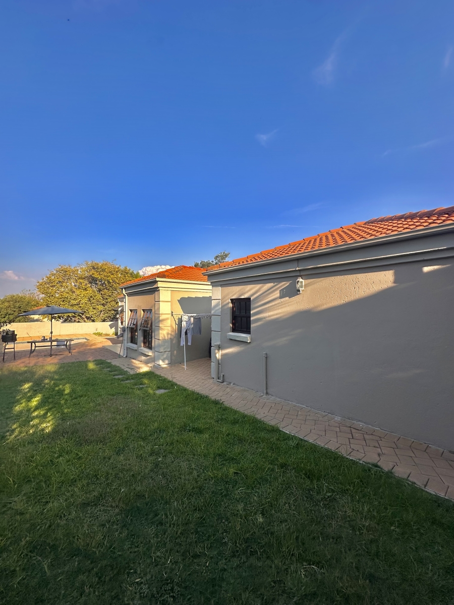 3 Bedroom Property for Sale in Willaway Gauteng