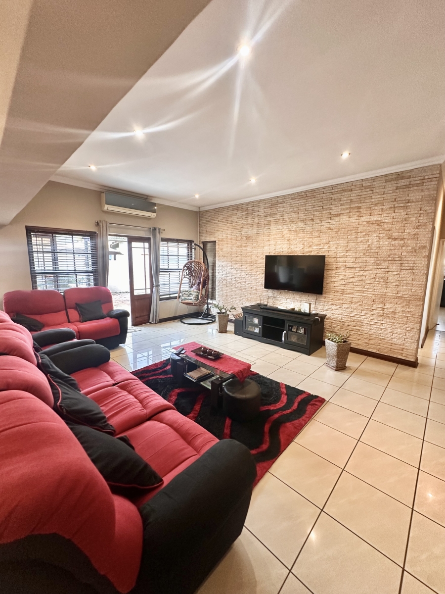 3 Bedroom Property for Sale in Willaway Gauteng
