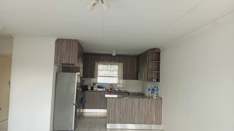 2 Bedroom Property for Sale in Vorna Valley Gauteng